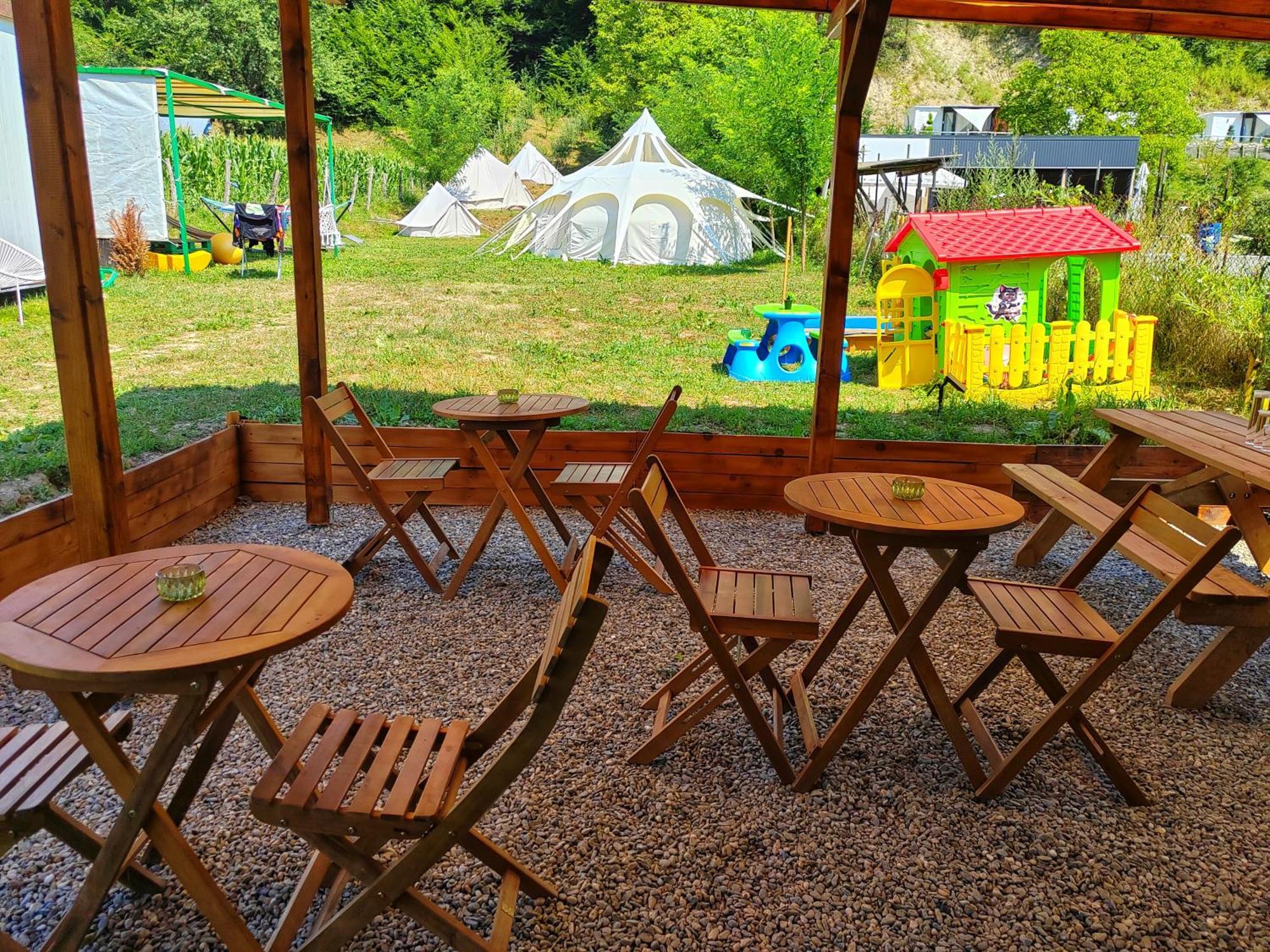 Luna Rock Glamping Brezoi - Blue Scai Hotel Buitenkant foto