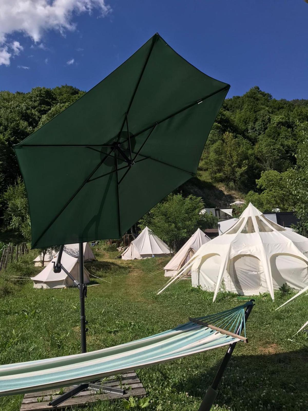 Luna Rock Glamping Brezoi - Blue Scai Hotel Buitenkant foto